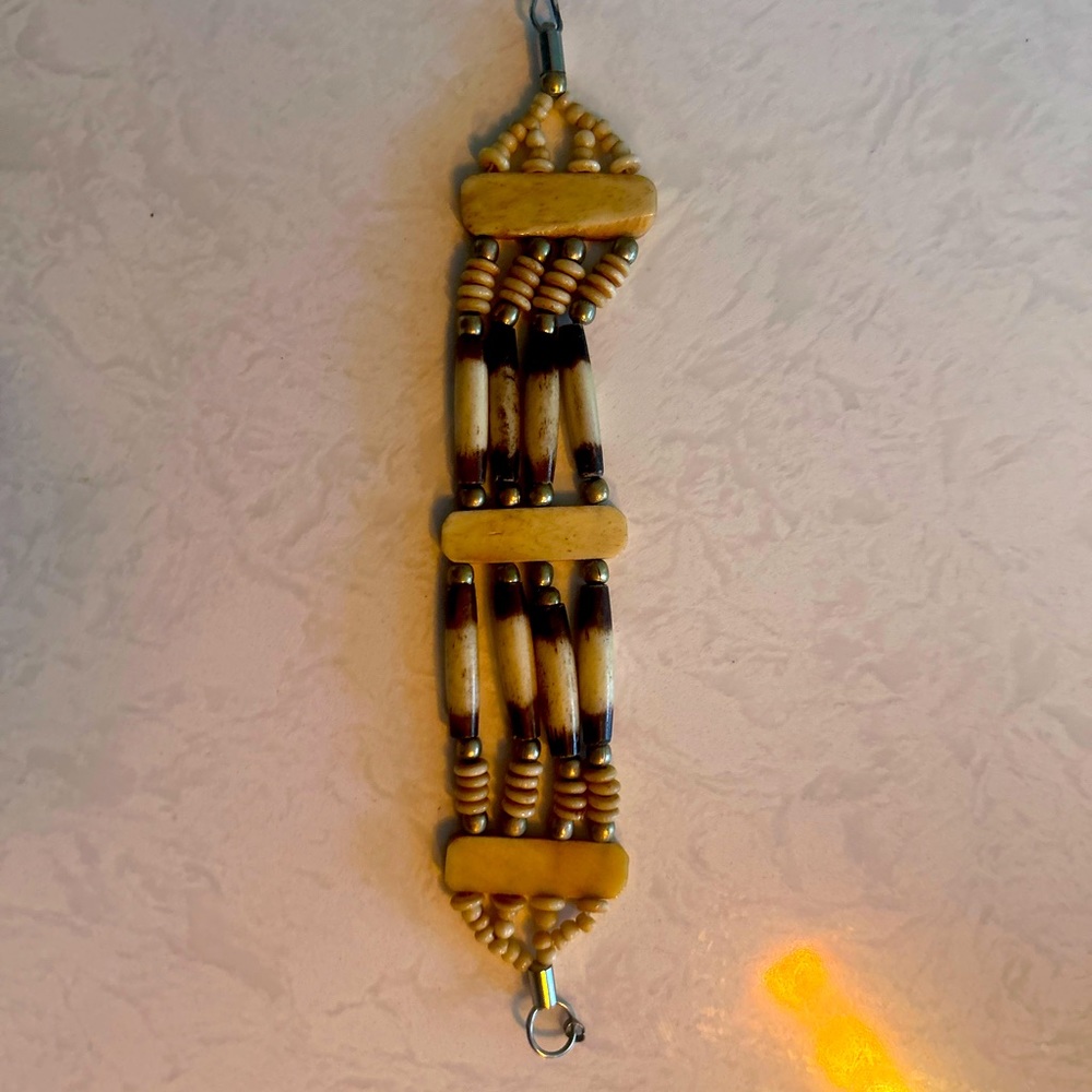 Wood beaded women’s bracelet